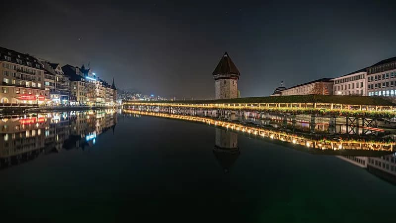 Le pont de la Chapelle (Kapellbrücke) à Lucerne