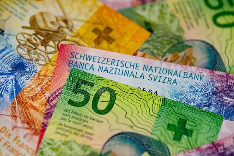 Billets et pièces en francs suisses
